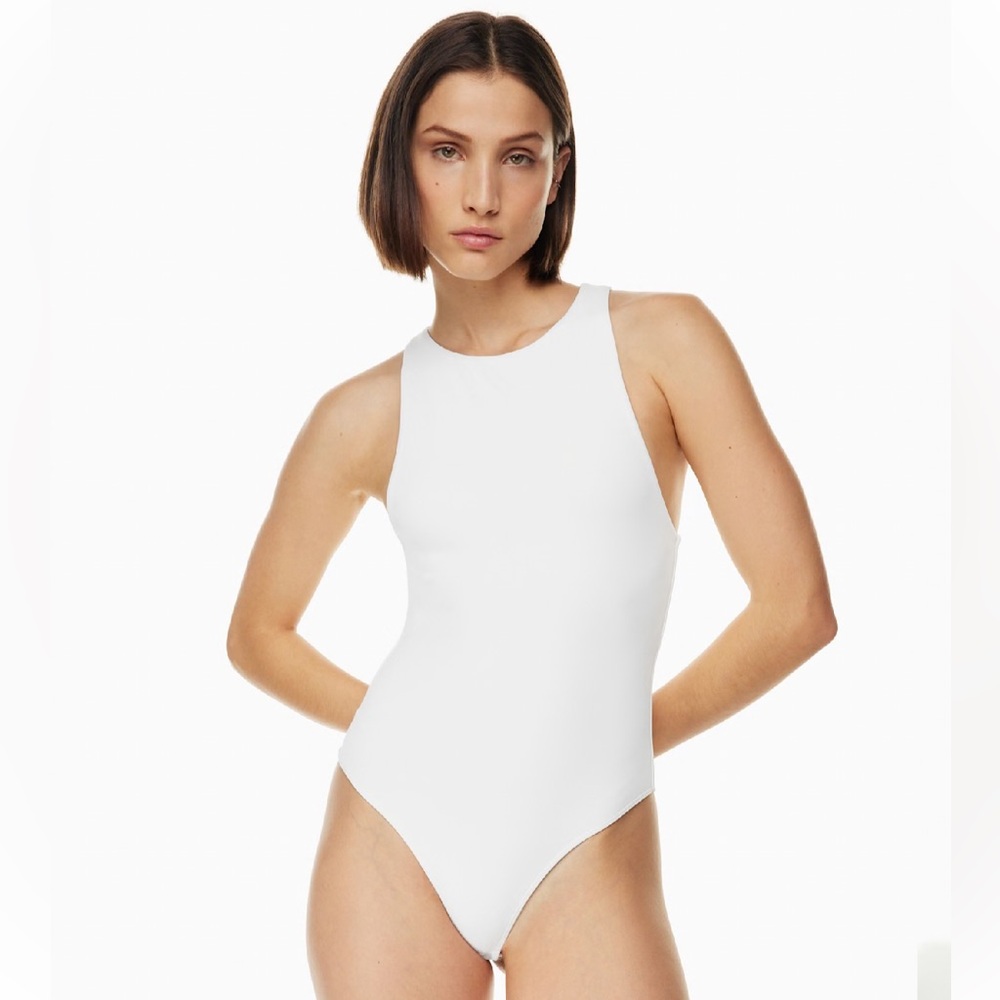 Aritzia Babaton White Contour '90s Bodysuit
